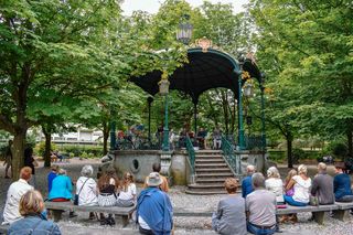 Le Kiosque du jardin public - Agrandir l'image, .JPG 150 Ko (fenêtre modale)