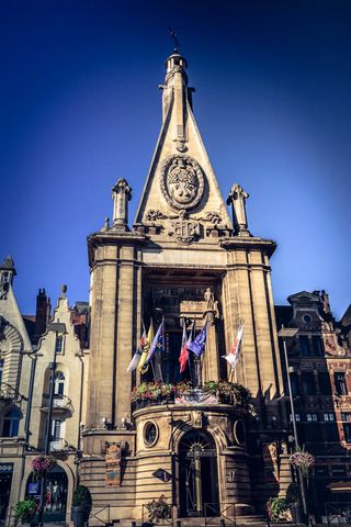 Façade de l'hôtel de Ville de Béthune - Agrandir l'image, .JPG 97 Ko (fenêtre modale)