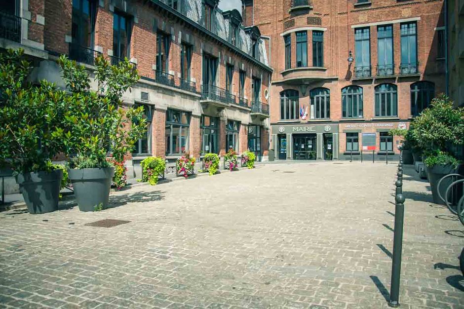 La Place du 4 septembre 1944 - Agrandir l'image, .JPG 85 Ko (fenêtre modale)