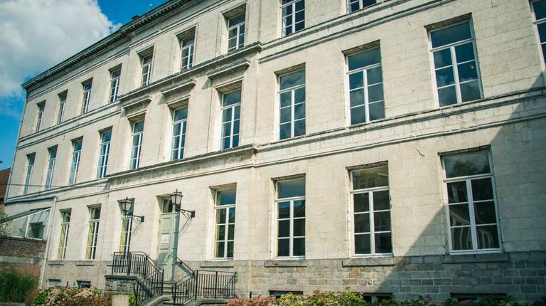 façade de la Charité à Béthune